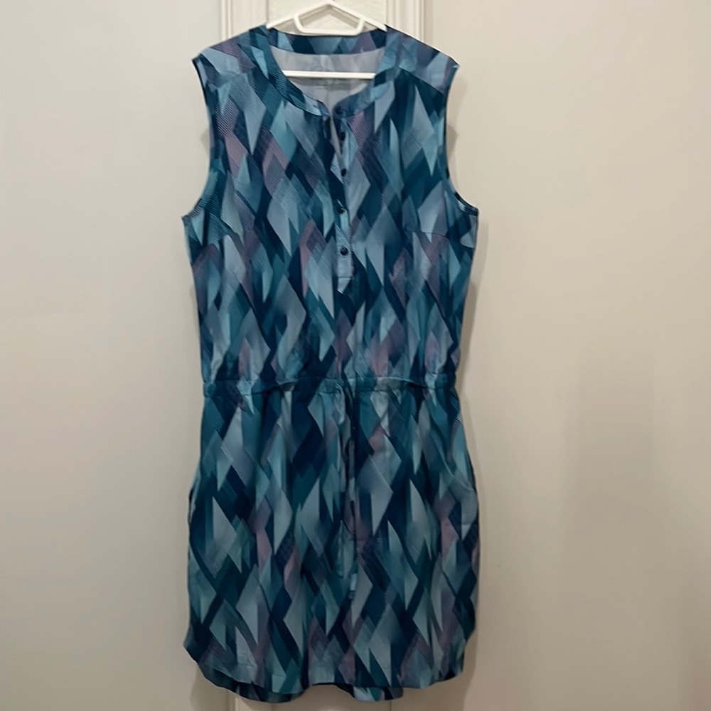 Ladies sleeveless dress